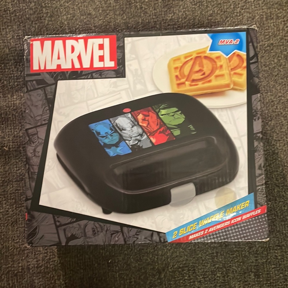 🌟🌟NEVER USED MARVEL AVENGERS 2 SLICE WAFFLE IRON🌟🌟